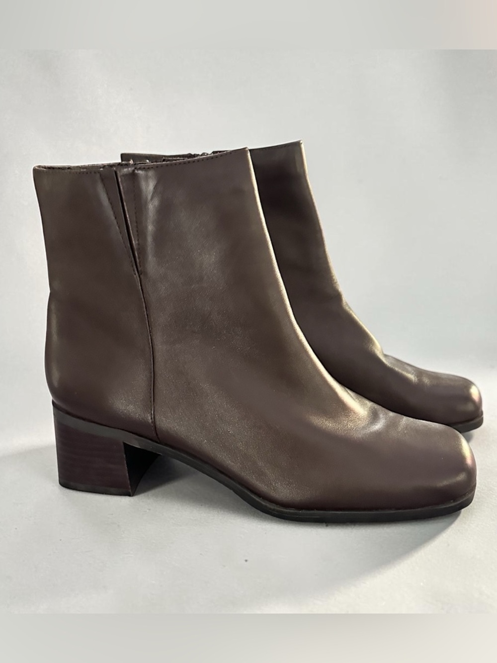 Y2K St. John’s Bay Classic Women's Brown Leather Ankle Boots
